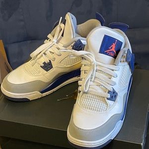 Jordan Retro 4